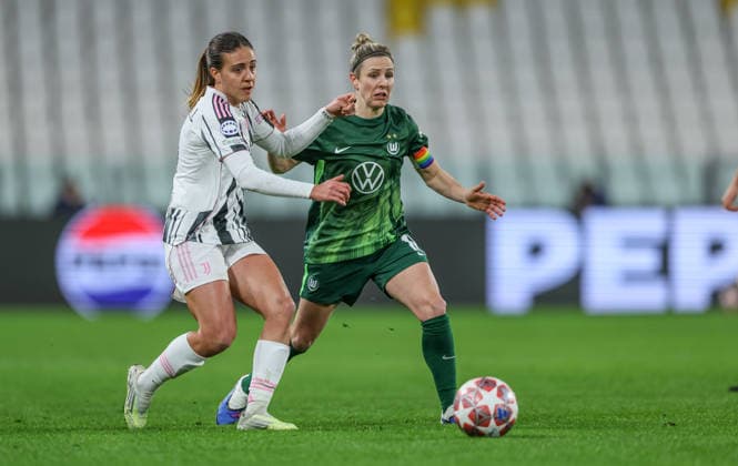 ITA, Wolfsburg, Juventus Turin vs VfL Wolfsburg, WomenÂs Champions League, Football, UEFA, Season 2025 2026, Allianz Stadium, Playoffs, Second leg in picture v l Estela Carbonell Juventus Turin Women 3 , Svenja Huth VfL Wolfsburg Women 10 DFB DFL REGULATIONS PROHIBIT ANY USE OF PHOTOGRAPHS AS IMAGE SEQUENCES AND OR QUASI VIDEO, 19 02 2026 Copyright: HMBxMedia HendrikxHamelau