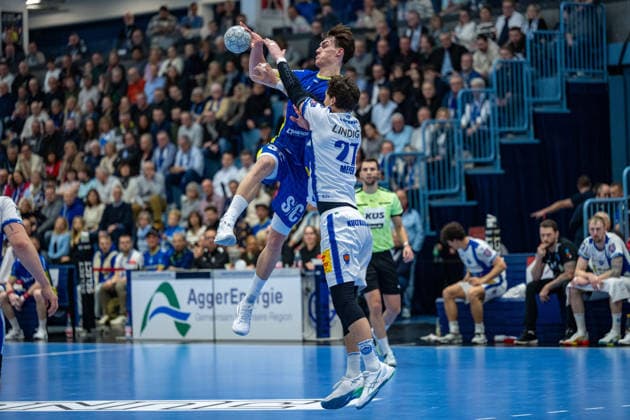 Daikin Handball Bundesliga, VfL Gummersbach THSV Eisenach, 19 02 2026 Miro Schluroff VfL Gummersbach, 15 , Philipp Meyer ThSV Eisenach, 27 , Daikin Handball Bundesliga, VfL Gummersbach THSV Eisenach, 19 02 2026 Copyright: xBEAUTIFULxSPORTS Erlhofx