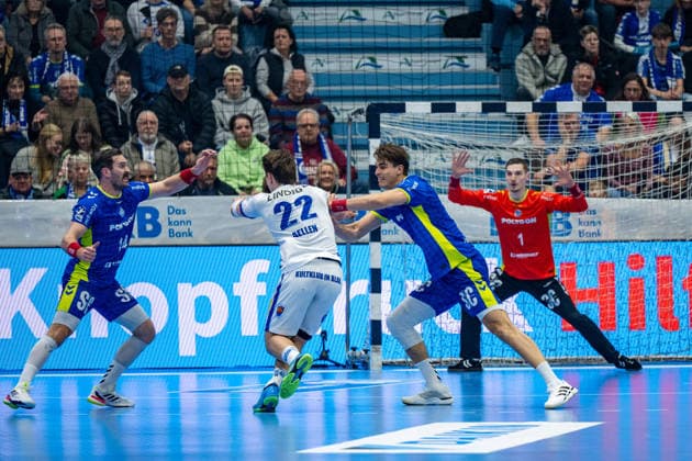Daikin Handball Bundesliga, VfL Gummersbach THSV Eisenach, 19 02 2026 Teitur Einarsson VfL Gummersbach, 14 , Felix Aellen ThSV Eisenach, 22 , Julian Köster VfL Gummersbach, 7 , Dominik Kuzmanovi VfL Gummersbach, 1 , Daikin Handball Bundesliga, VfL Gummersbach THSV Eisenach, 19 02 2026 Copyright: xBEAUTIFULxSPORTS Erlhofx
