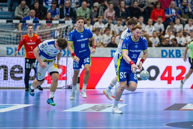 Daikin Handball Bundesliga, VfL Gummersbach THSV Eisenach, 19 02 2026 Dominik Kuzmanovi VfL Gummersbach, 1 , Philipp Meyer ThSV Eisenach, 27 , ät pán Zeman VfL Gummersbach, 66 , Tom Kiesler VfL Gummersbach, 30 , Daikin Handball Bundesliga, VfL Gummersbach THSV Eisenach, 19 02 2026 Copyright: xBEAUTIFULxSPORTS Erlhofx