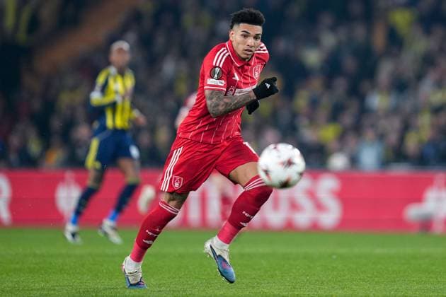 Igor Jesus of Nottingham Forest Football Club runs after a ball Fenerbache v Nottingham Forest, UEFA Europa League, Knockout Round Play Offs, First Leg, Football, Sukru Saracoglu Stadium, Istanbul, Turkiye - 19 Feb 2026Istanbul Sukru Saracoglu Stadium Turkey EDITORIAL USE ONLY No use with unauthorised audio, video, data, fixture lists, club league logos or live services. Online in-match use limited to 120 images, no video emulation. No use in betting, games or single club league player publications. Copyright: xRaddadxJebarah Shutterstockx 16674269ck