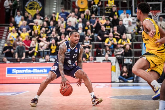 Charles Callison Syntainics MBC, 23 , right still Brandon Tischler MHP RIESEN Ludwigsburg, 24 GER, MHP Riesen Ludwigsburg vs Syntainics MBC, Basketball Bundesliga, easycredit BBL, 21 Matchday, Season 2025 2026, 19 02 2026 GER, MHP Riesen Ludwigsburg vs Syntainics MBC, Basketball Bundesliga, easycredit BBL, 21 Matchday, Season 2025 2026, 19 02 2026 Ludwigsburg Copyright: xSandyxDinkelackerx EP_SDR