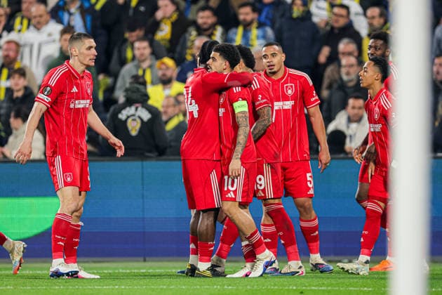 2026-02-19 Fenerbahce SK v Nottingham Forest FC - UEFA Europa League 2025 26 Knockout Play-off First Leg ISTANBUL, TURKEY - FEBRUARY 19: Ola Aina of Nottingham Forest FC, Morgan Gibbs-White of Nottingham Forest FC celebrate the third goal during the UEFA Europa League 2025 26 Knockout Play-off First Leg match between Fenerbahce SK and Nottingham Forest FC at Ulker Sukru Saracoglu Stadium on February 19, 2026 in Istanbul, Turkey. (Photo by BSR Agency) Istanbul Turkey Content not available for redistribution in The Netherlands directly or indirectly through any third parties. Copyright: xBSRxAgencyx