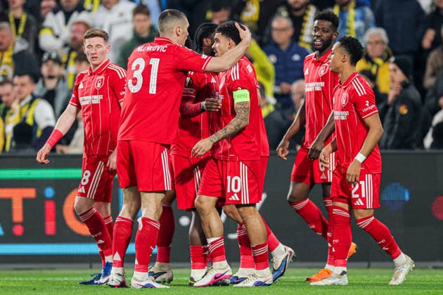 2026-02-19 Fenerbahce SK v Nottingham Forest FC - UEFA Europa League 2025 26 Knockout Play-off First Leg ISTANBUL, TURKEY - FEBRUARY 19: Nikola Milenkovic of Nottingham Forest FC, Morgan Gibbs-White of Nottingham Forest FC celebrate the third goal during the UEFA Europa League 2025 26 Knockout Play-off First Leg match between Fenerbahce SK and Nottingham Forest FC at Ulker Sukru Saracoglu Stadium on February 19, 2026 in Istanbul, Turkey. (Photo by BSR Agency) Istanbul Turkey Content not available for redistribution in The Netherlands directly or indirectly through any third parties. Copyright: xBSRxAgencyx
