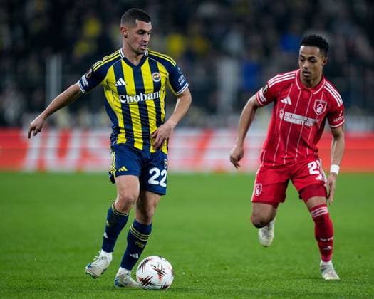 Levent Mercan of Fenerbahce on the ball Fenerbache v Nottingham Forest, UEFA Europa League, Knockout Round Play Offs, First Leg, Football, Sukru Saracoglu Stadium, Istanbul, Turkiye - 19 Feb 2026Istanbul Sukru Saracoglu Stadium Turkey EDITORIAL USE ONLY No use with unauthorised audio, video, data, fixture lists, club league logos or live services. Online in-match use limited to 120 images, no video emulation. No use in betting, games or single club league player publications. Copyright: xRaddadxJebarah Shutterstockx 16674269ct