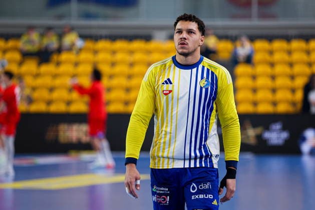 Kielce 19.02.2026. Pilka reczna EHF Liga Mistrzow sezon 2025 2026 kolejka 11 mecz: Industria Kielce - One Veszprem --- Handball EHF Champions League season 2025 2026 round 11 match between Industria Kielce and One Veszprem at Hala Legionow in Kielce, Poland Theo Monar Fot. Igor Jakubowski Arena Akcji NEWSPIX.PL --- newspix.pl 