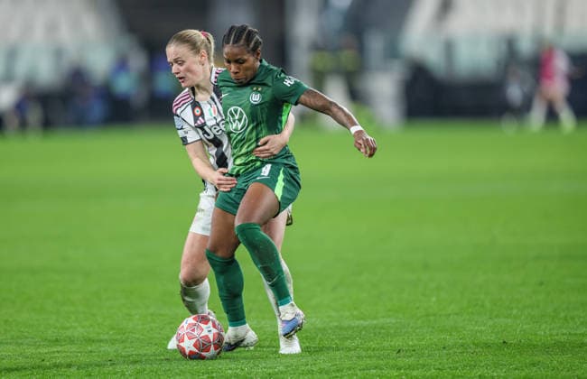 ITA, Wolfsburg, Juventus Turin vs VfL Wolfsburg, WomenÂs Champions League, Football, UEFA, Season 2025 2026, Allianz Stadium, Playoffs, Second leg in picture v l Mathilde Harviken Juventus Turin Women 5 , Lineth Beerensteyn VfL Wolfsburg Women 9 DFB DFL REGULATIONS PROHIBIT ANY USE OF PHOTOGRAPHS AS IMAGE SEQUENCES AND OR QUASI VIDEO, 19 02 2026 Copyright: HMBxMedia HendrikxHamelau