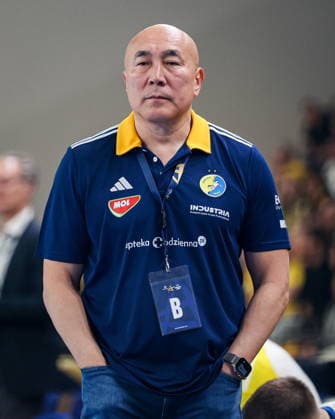 Kielce 19.02.2026. Pilka reczna EHF Liga Mistrzow sezon 2025 2026 kolejka 11 mecz: Industria Kielce - One Veszprem --- Handball EHF Champions League season 2025 2026 round 11 match between Industria Kielce and One Veszprem at Hala Legionow in Kielce, Poland Coach Talant Dujszebajew Dujshebaev Fot. Igor Jakubowski Arena Akcji NEWSPIX.PL --- newspix.pl 