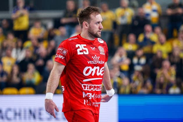 Kielce 19.02.2026. Pilka reczna EHF Liga Mistrzow sezon 2025 2026 kolejka 11 mecz: Industria Kielce - One Veszprem --- Handball EHF Champions League season 2025 2026 round 11 match between Industria Kielce and One Veszprem at Hala Legionow in Kielce, Poland Luka Cindric Fot. Igor Jakubowski Arena Akcji NEWSPIX.PL --- newspix.pl 