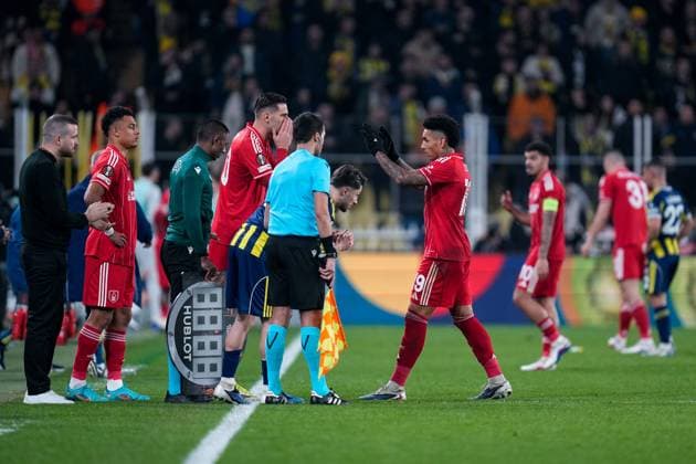 Dan Ndoye of Nottingham Forest Football Club and Lorenzo Lucca of Nottingham Forest Football Club are subbed on for Igor Jesus of Nottingham Forest Football Club and Omari Hutchinson of Nottingham Forest Football Club Fenerbache v Nottingham Forest, UEFA Europa League, Knockout Round Play Offs, First Leg, Football, Sukru Saracoglu Stadium, Istanbul, Turkiye - 19 Feb 2026Istanbul Sukru Saracoglu Stadium Turkey EDITORIAL USE ONLY No use with unauthorised audio, video, data, fixture lists, club league logos or live services. Online in-match use limited to 120 images, no video emulation. No use in betting, games or single club league player publications. Copyright: xRaddadxJebarah Shutterstockx 16674269cv