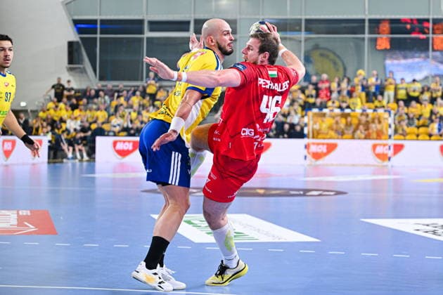 KIELCE 19.02.2026 MECZ 11. KOLEJKA LIGA MISTRZOW PILKA RECZNA MEZCZYZN SEZON 2025 2026 INDUSTRIA KIELCE - ONE VESZPREM HC --- MENS HALDBALL EHF CHAMPIONS LEAGUE SEASON 2025 2026 MATCH: INDUSTRIA KIELCE - ONE VESZPREM HC ARTSEM KARALEK DRAGAN PECHMALBEC FOT. MICHAL TRZPIS 400MM.PL NEWSPIX.PL --- newspix.pl 