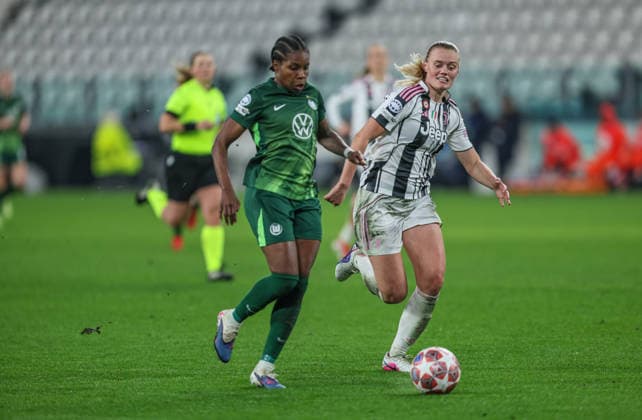 ITA, Wolfsburg, Juventus Turin vs VfL Wolfsburg, WomenÂs Champions League, Football, UEFA, Season 2025 2026, Allianz Stadium, Playoffs, Second leg in picture v l Ella Peddemors VfL Wolfsburg Women 5 , Mathilde Harviken Juventus Turin Women 5 DFB DFL REGULATIONS PROHIBIT ANY USE OF PHOTOGRAPHS AS IMAGE SEQUENCES AND OR QUASI VIDEO, 19 02 2026 Copyright: HMBxMedia HendrikxHamelau
