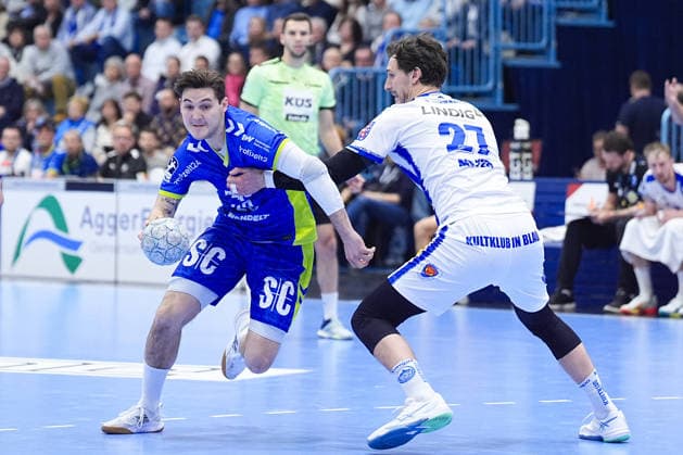 19 02 2026, xydrx, Handball, 1 HBL, VfL Gummersbach ThSV Eisenach, Schwalbe Arena Ludvig Hallbaeck VfL Gummersbach 20 in duel against Philipp Meyer ThSV Eisenach 27 Photo xYannisxDreimannxPressefotoKochx Nordrhein Westfahlen Germany