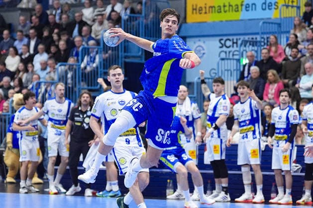 19 02 2026, xydrx, Handball, 1 HBL, VfL Gummersbach ThSV Eisenach, Schwalbe Arena Julian Koester VfL Gummersbach 7 Photo xYannisxDreimannxPressefotoKochx Nordrhein Westfahlen Germany