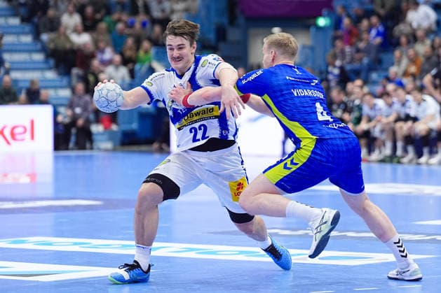 19 02 2026, xydrx, Handball, 1 HBL, VfL Gummersbach ThSV Eisenach, Schwalbe Arena Felix Aellen ThSV Eisenach 22 in duel against Ellidi Vidarsson VfL Gummersbach 4 Photo xYannisxDreimannxPressefotoKochx Nordrhein Westfahlen Germany