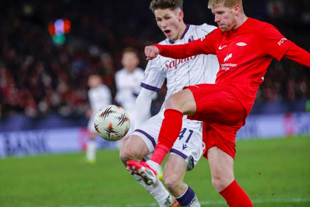 UEFA Europa League SK Brann Bologna Bergen 20260219 Branns Thore Pedersen and Bolognas Martin Vitik in the UEFA Europa League match between SK Brann and Bologna at Brann Stadium Photo Paul S Amundsen NTB Bergen Norway EDITORIAL USE ONLY RESTRICTED USE FOR BETTING COMPANIES  Copyright: xPaulxS.xAmundsenx xNTBx