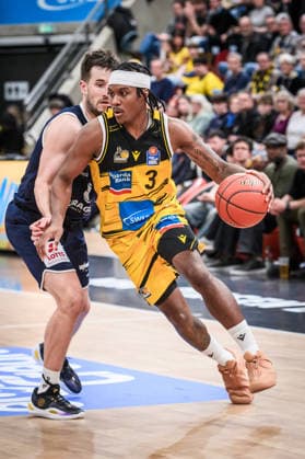 Stefan Smith MHP RIESEN Ludwigsburg, 03 vs Spencer Reaves Syntainics MBC, 31 GER, MHP Riesen Ludwigsburg vs Syntainics MBC, Basketball Bundesliga, easycredit BBL, 21 Matchday, Season 2025 2026, 19 02 2026 GER, MHP Riesen Ludwigsburg vs Syntainics MBC, Basketball Bundesliga, easycredit BBL, 21 Matchday, Season 2025 2026, 19 02 2026 Ludwigsburg Copyright: xSandyxDinkelackerx EP_SDR