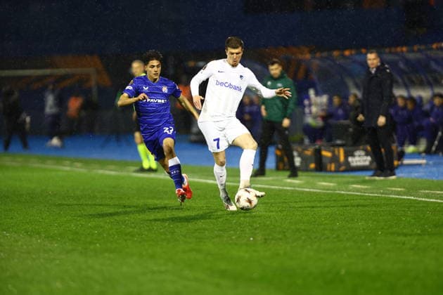 Zagreb, Croatia, 19.2.2026. UEFA Europa League - KO play-oï¬Äs 1st leg - Dinamo VS Genk at Maksimir Stadium, Zagreb. Jarne STEUCKERS (7) vs Matteo Perez VINLOF (22) 
