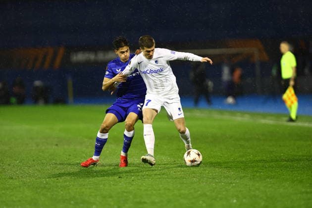 Zagreb, Croatia, 19.2.2026. UEFA Europa League - KO play-oï¬Äs 1st leg - Dinamo VS Genk at Maksimir Stadium, Zagreb. Jarne STEUCKERS (7) vs Matteo Perez VINLOF (22) 