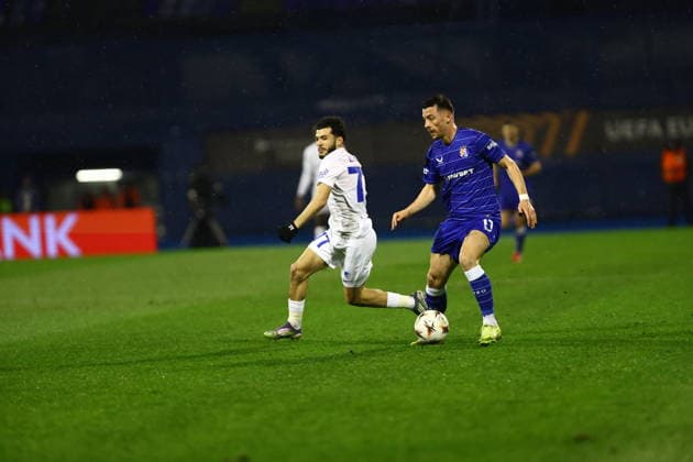 Zagreb, Croatia, 19.2.2026. UEFA Europa League - KO play-oï¬Äs 1st leg - Dinamo VS Genk at Maksimir Stadium, Zagreb. Arber HOXHA (11) vs Zakaria El OUAHDI (77) 