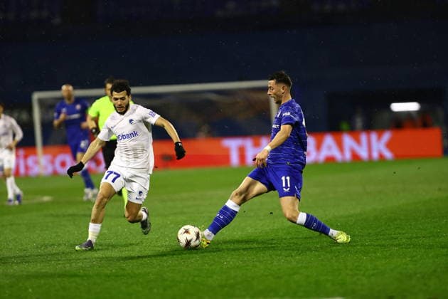 Zagreb, Croatia, 19.2.2026. UEFA Europa League - KO play-oï¬Äs 1st leg - Dinamo VS Genk at Maksimir Stadium, Zagreb. Arber HOXHA (11) vs Zakaria El OUAHDI (77) 