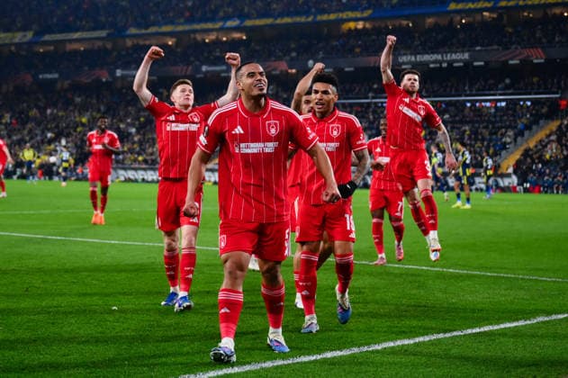 Fenerbahce v Nottingham Forest - UEFA Europa League ISTANBUL, TURKIYE - FEBRUARY 19: Murillo (5) of Nottingham Forest celebrates with his teammates after scoring a goal during first leg of the UEFA Europa League round of 16 play-off football match between Fenerbahce and Nottingham Forest at Chobani Stadium in Istanbul, Turkiye on February 19, 2026. Arif Hudaverdi Yaman Anadolu Istanbul Turkey. Editorial use only. Please get in touch for any other usage.  Copyright: x2026xAnadoluxArifxHudaverdixYamanx