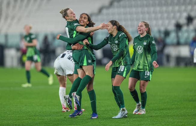 ITA, Wolfsburg, Juventus Turin vs VfL Wolfsburg, WomenÂs Champions League, Football, UEFA, 2025 2026 season, Allianz Stadium, Playoffs, second leg in picture Cora Zicai VfL Wolfsburg Women 28 , goal, jubilation and joy, emotions against Juventus Turin, victory, goal scored DFB DFL REGULATIONS PROHIBIT ANY USE OF PHOTOGRAPHS AS IMAGE SEQUENCES AND OR QUASI VIDEO, 19 02 2026 Copyright: HMBxMedia HendrikxHamelau