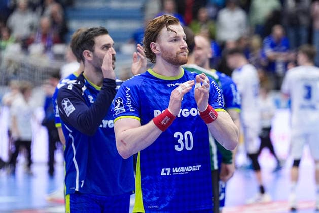19 02 2026, xydrx, Handball, 1 HBL, VfL Gummersbach ThSV Eisenach, Schwalbe Arena Tom Kiesler VfL Gummersbach 30 celebrates the victory Photo xYannisxDreimannxPressefotoKochx Nordrhein Westfahlen Germany