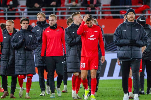 UEFA Europa League SK Brann Bologna Bergen 20260219 Brann players after the loss in the UEFA Europa Leauge match between SK Brann and Bologna at Brann Stadium Photo Paul S Amundsen NTB Bergen Norway EDITORIAL USE ONLY RESTRICTED USE FOR BETTING COMPANIES  Copyright: xPaulxS.xAmundsenx xNTBx