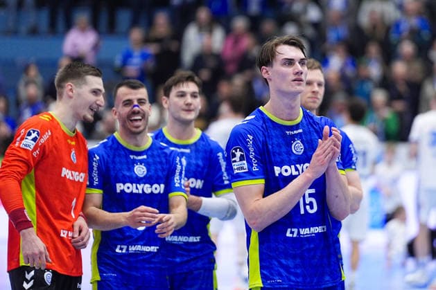 19 02 2026, xydrx, Handball, 1 HBL, VfL Gummersbach ThSV Eisenach, Schwalbe Arena Dominik Kuzmanovic VfL Gummersbach 1 Milos Vujovic VfL Gummersbach 6 Miro Schluroff VfL Gummersbach 15 celebrate the victory Photo xYannisxDreimannxPressefotoKochx Nordrhein Westfahlen Germany
