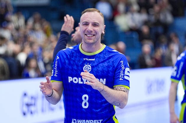 19 02 2026, xydrx, Handball, 1 HBL, VfL Gummersbach ThSV Eisenach, Schwalbe Arena TLukas Blohme VfL Gummersbach 8 celebrates the victory Photo xYannisxDreimannxPressefotoKochx Nordrhein Westfahlen Germany