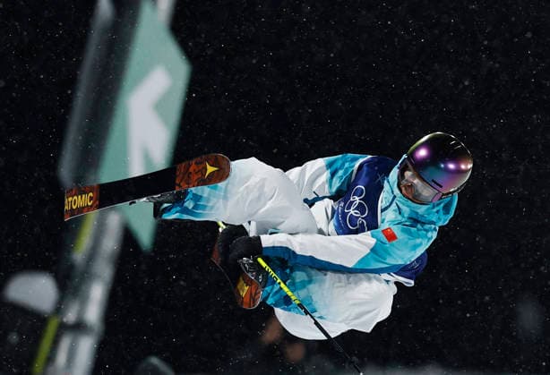 (260219) -- LIVIGNO, Feb. 19, 2026 -- Li Fanghui of China competes during the qualification of freestyle skiing women s freeski halfpipe at the Milan-Cortina 2026 Olympic Winter games, Winterspiele,Spiele, Summer games in Livigno, Italy, Feb. 19, 2026. ) (MICO2026)ITALY-LIVIGNO-OLYMPIC WINTER GAMES-FREESTYLE SKIING-WOMEN S FREESKI HALFPIPE-QUALIFICATION WangxPeng 