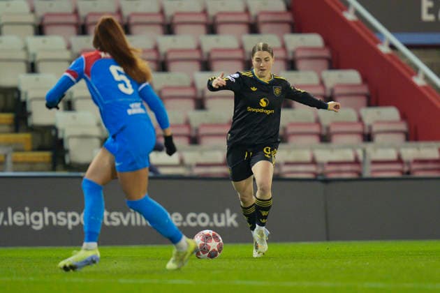Manchester United, ManU Women v AtlÃ tico de Madrid Femenino, Leigh, UK - 19 {iptcmonthname3} 2026 Jess Park of Manchester United Women runs with the ball during the UEFA Women s Champions League, Knockout Round Play-Off Second Leg match between Manchester United Women and AtlÃ tico de Madrid Femenino at Leigh Sports Village, Leigh on 19 February 2026 ( Leigh Leigh Sports Village Greater Manchester England Copyright: xStevexFlynn PPAUKx PPA-249512