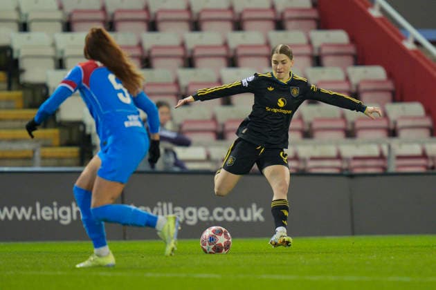 Manchester United, ManU Women v AtlÃ tico de Madrid Femenino, Leigh, UK - 19 {iptcmonthname3} 2026 Jess Park of Manchester United Women runs with the ball during the UEFA Women s Champions League, Knockout Round Play-Off Second Leg match between Manchester United Women and AtlÃ tico de Madrid Femenino at Leigh Sports Village, Leigh on 19 February 2026 ( Leigh Leigh Sports Village Greater Manchester England Copyright: xStevexFlynn PPAUKx PPA-249513