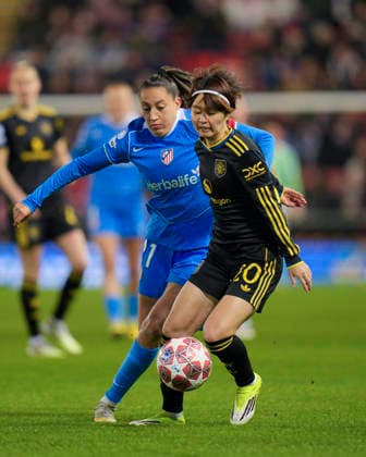 Manchester United, ManU Women v AtlÃ tico de Madrid Femenino, Leigh, UK - 19 {iptcmonthname3} 2026 Hinata Miyazawa of Manchester United Women competes for the ball with Fiamma of Athetico Madrid Femenino during the UEFA Women s Champions League, Knockout Round Play-Off Second Leg match between Manchester United Women and AtlÃ tico de Madrid Femenino at Leigh Sports Village, Leigh on 19 February 2026 ( Leigh Leigh Sports Village Greater Manchester England Copyright: xStevexFlynn PPAUKx PPA-249520