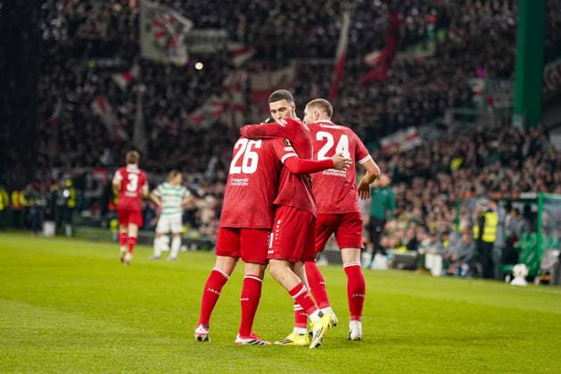 Football UEFA Europa League 2025 2026, Play Offs first leg Celtic FC Glasgow vs VfB Stuttgart Celtic Park Stadium Glasgow, Scotland Goal and goal celebration to 0 1 by Bilal El Khannouss VfB Stuttgart, 11 Joy, emotions, jubilation Deniz Undav VfB Stuttgart, 26 Jeff Chabot VfB Stuttgart, 24 Copyright: xJOERANxSTEINSIEKx