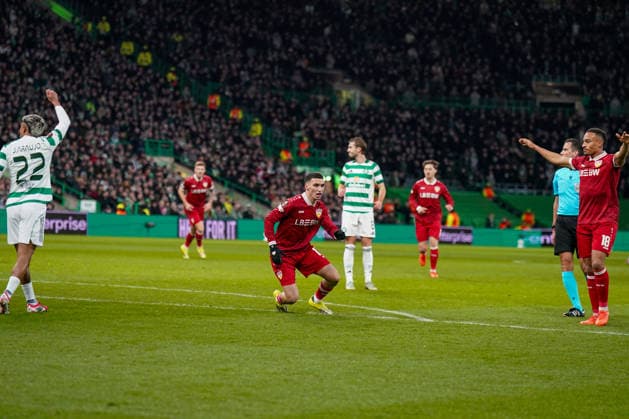 Football UEFA Europa League 2025 2026, Play Offs first leg Celtic FC Glasgow vs VfB Stuttgart Celtic Park Stadium Glasgow, Scotland Goal and goal celebration to 0 1 by Bilal El Khannouss VfB Stuttgart, 11 Joy, emotions, jubilation Copyright: xJOERANxSTEINSIEKx