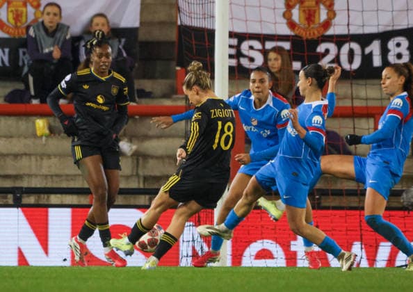 Manchester United, ManU Women v Athletico de Madrid Femenino - UEFA Women s Champions League Round of 16 Second Leg 25 26 Manchester United Women s Julia Zigiotti scores their teams first goal of the match against Athletico de Madrid Femenino - UEFA Women s Champions League Round of 16 Second Leg 25 26 19.02.2026 Leigh Leigh Sports Village United Kingdom Copyright: xZacharyxLockex