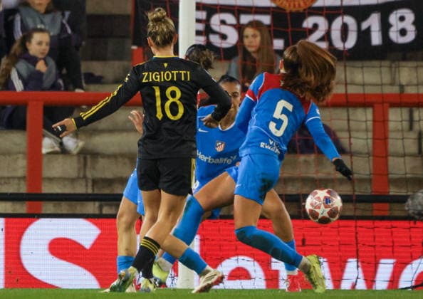 Manchester United, ManU Women v Athletico de Madrid Femenino - UEFA Women s Champions League Round of 16 Second Leg 25 26 Manchester United Women s Julia Zigiotti scores their teams first goal of the match against Athletico de Madrid Femenino - UEFA Women s Champions League Round of 16 Second Leg 25 26 19.02.2026 Leigh Leigh Sports Village United Kingdom Copyright: xZacharyxLockex