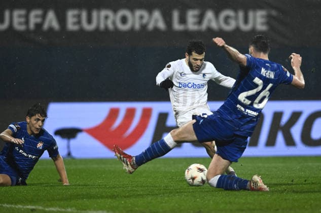 GNK Dinamo v KRC Genk - UEFA Europa League 2025 26 Knockout Play-off First Leg ZAGREB, CROATIA - FEBRUARY 19: Matteo Vinlof, Zakaria el Ouahdi during the UEFA Europa League 2025 26 Knockout Play-off First Leg match between GNK Dinamo and KRC Genk at Stadion Maksimir on February 19, 2026 in Zagreb, Croatia.  MarkoxLukunic PIXSELL