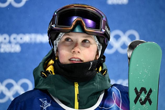 2026 WINTER Olympic Games, Olympische Spiele, Olympia, OS Indra Brown of Australia waits for her scorefollowing her first run in the Women™s Freeski Halfpipe qualifier at Livigno Snow Park, on day 13 of the 2026 Milano Cortina Winter Olympic Games in Italy, Wednesday, February 18, 2026. ( NO ARCHIVING LIVIGNO SONDRIO ITALY  Copyright: xDANxHIMBRECHTSx 20260220150116153758
