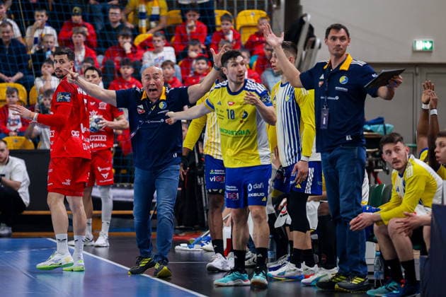 Kielce 19.02.2026. Pilka reczna EHF Liga Mistrzow sezon 2025 2026 kolejka 11 mecz: Industria Kielce - One Veszprem --- Handball EHF Champions League season 2025 2026 round 11 match between Industria Kielce and One Veszprem at Hala Legionow in Kielce, Poland Coach Talant Dujszebajew Dujshebaev Fot. Igor Jakubowski Arena Akcji NEWSPIX.PL --- newspix.pl 