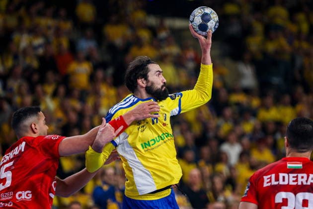Kielce 19.02.2026. Pilka reczna EHF Liga Mistrzow sezon 2025 2026 kolejka 11 mecz: Industria Kielce - One Veszprem --- Handball EHF Champions League season 2025 2026 round 11 match between Industria Kielce and One Veszprem at Hala Legionow in Kielce, Poland Jorge Maqueda Fot. Igor Jakubowski Arena Akcji NEWSPIX.PL --- newspix.pl 
