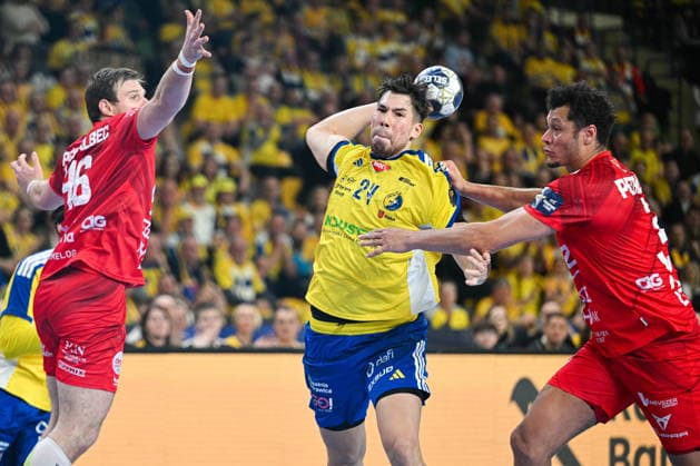 KIELCE 19.02.2026 MECZ 11. KOLEJKA LIGA MISTRZOW PILKA RECZNA MEZCZYZN SEZON 2025 2026 INDUSTRIA KIELCE - ONE VESZPREM HC --- MENS HALDBALL EHF CHAMPIONS LEAGUE SEASON 2025 2026 MATCH: INDUSTRIA KIELCE - ONE VESZPREM HC DRAGAN PECHMALBEC DANIEL DUJSHEBAEV THIAGUS PETRUS GONCALVES DOS SANTOS FOT. MICHAL TRZPIS 400MM.PL NEWSPIX.PL --- newspix.pl 
