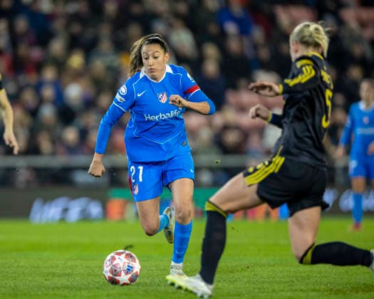 19th February 2026; Leigh Sports Village, Manchester, England; Womens Champions League Football, Manchester United, ManU versus Atletico Madrid; Fiamma Benitez of Atletico Madrid under pressure from Hanna Lundkvist of Manchester United Women  TimxWilliams Content restricted for UK based newspaper