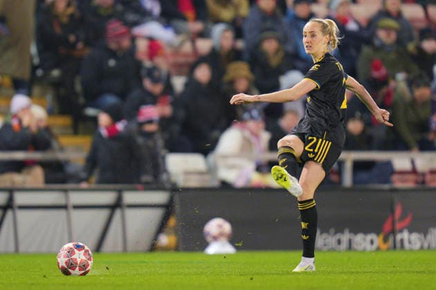 Manchester United, ManU Women v AtlÃ tico de Madrid Femenino, Leigh, UK - 19 {iptcmonthname3} 2026 Millie Turner of Manchester United Women passes the ball during the UEFA Women s Champions League, Knockout Round Play-Off Second Leg match between Manchester United Women and AtlÃ tico de Madrid Femenino at Leigh Sports Village, Leigh on 19 February 2026 ( Leigh Leigh Sports Village Greater Manchester England Copyright: xStevexFlynn PPAUKx PPA-249547
