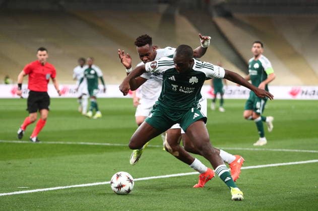 UEFA Europa League - Panathinaikos FC vs Victoria Plzen - Andreas Tetteh of Panathinaikos FC in action against Sampson Dweh of Victoria Plzen during the UEFA Europa League Play-Offs 1st leg soccer match between Panathinaikos FC and Victoria Plzen in Olympic Athletic Center of Athens Spyros Louis , Athens, Greece, on 19 February 2026. IMAGO ONE INCH PRODUCTIONS ATHENS GREECE Copyright: xONExINCHxPRODUCTIONSx 6862019