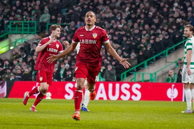 Football UEFA Europa League 2025 2026, Play Offs first leg Celtic FC Glasgow vs VfB Stuttgart Celtic Park Stadium Glasgow, Scotland Goal and goal celebration to 1 3 by Jamie Leweling VfB Stuttgart, 18 joy, emotions, cheering gesture, gesture, emotion, facial expression, emotion sponsors, advertising, economy, advertising board, equipment Strauss Copyright: xJOERANxSTEINSIEKx