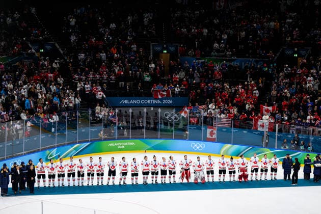 260219 Team Canada at the medal ceremony after the women s Ice hockey, Eishockey final game between USA and Canada during day 13 of the 2026 Winter Olympics on February 19, 2026 in Milan. Photo: Carl Sandin BILDBYRAN kod CS EW0643 ishockey ice hockey Olympic Games, Olympische Spiele, Olympia, OS olympics winter olympics os ol olympiska spel vinter-os olympiske leker milano cortina 2026 milan cortina 2026 milano cortina 2026 olympic games milano cortina 2026 winter olympic games milano cortina-os milano cortina-ol vinter-ol 13 bbeng dam usa kanada canada final depp silver *** 260219 Team Canada at the medal ceremony after the women s ice hockey final game between USA and Canada during day 13 of the 2026 Winter Olympics on February 19, 2026 in Milan Photo Carl Sandin BILDBYRAN code CS EW0643 ice hockey ice hockey olympic games olympics winter olympics os ol olympic games winter os olympic games milano cortina 2026 milan cortina 2026 milano cortina 2026 olympic games milano cortina 2026 winter olympic games milano cortina os milano cortina ol winter ol 13 bbeng dam usa kanada canada final depp silver  Copyright: CARLxSANDIN BB260219CS146