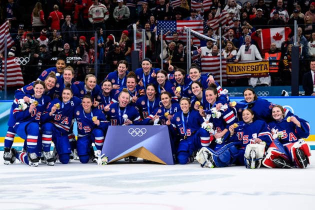 260219 Team USA pose for a photo after the women s Ice hockey, Eishockey final game between USA and Canada during day 13 of the 2026 Winter Olympics on February 19, 2026 in Milan. Photo: Emma Wallskog BILDBYRAN kod EW EW0643 ishockey ice hockey Olympic Games, Olympische Spiele, Olympia, OS olympics winter olympics os ol olympiska spel vinter-os olympiske leker milano cortina 2026 milan cortina 2026 milano cortina 2026 olympic games milano cortina 2026 winter olympic games milano cortina-os milano cortina-ol vinter-ol 13 bbeng dam usa kanada canada final jubel guld gold *** 260219 Team USA pose for a photo after the women s ice hockey final game between USA and Canada during day 13 of the 2026 Winter Olympics on February 19, 2026 in Milan Photo Emma Wallskog BILDBYRAN code EW EW0643 ice hockey ice hockey olympic games olympics winter olympics os ol olympic games winter os olympic games milano cortina 2026 milan cortina 2026 milano cortina 2026 olympic games milano cortina 2026 winter olympic games milano cortina os milano cortina ol winter ol 13 bbeng dam usa kanada canada final jubel gold  Copyright: EMMAxWALLSKOG BB260219EW145